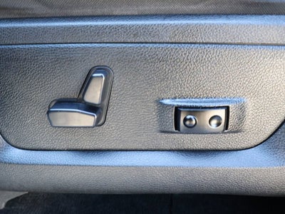 2017 RAM 1500 Night Crew Cab 4x4 5'7" Box