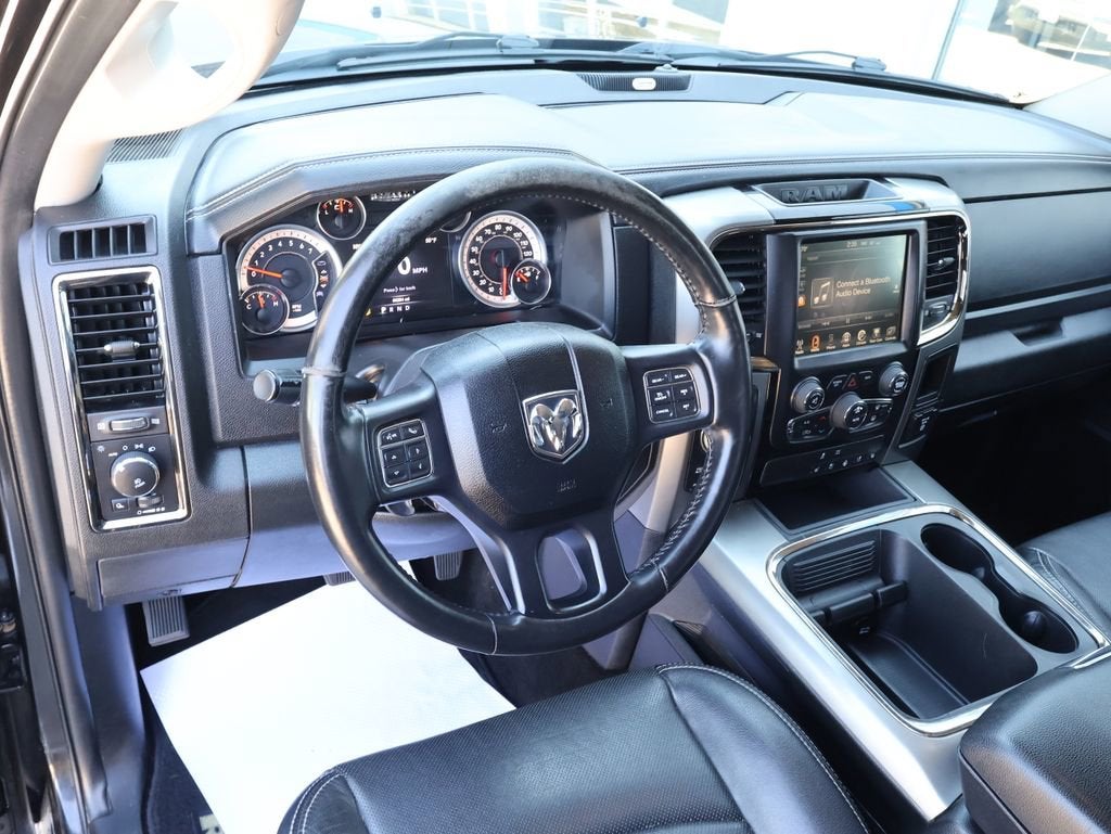 2017 RAM 1500 Night Crew Cab 4x4 5'7" Box