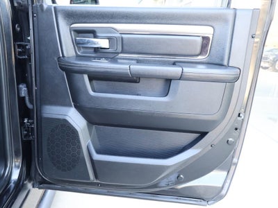 2017 RAM 1500 Night Crew Cab 4x4 5'7" Box