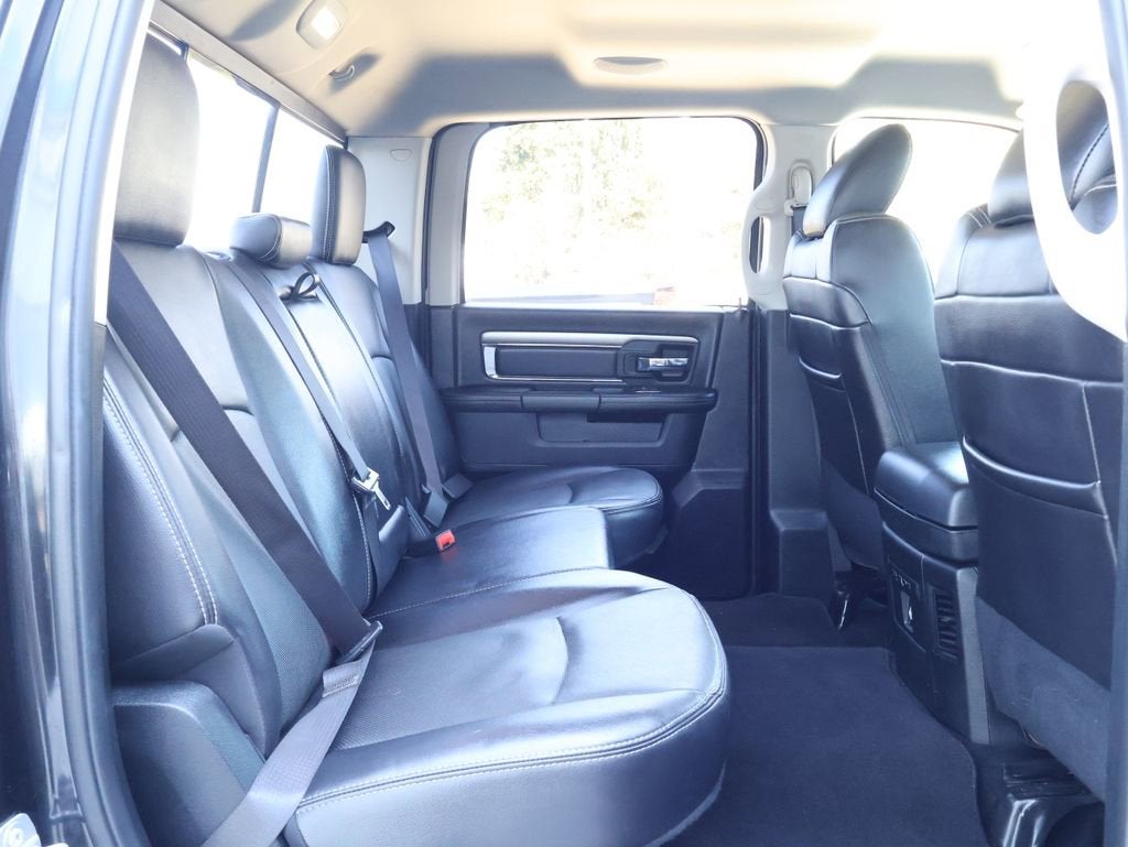 2017 RAM 1500 Night Crew Cab 4x4 5'7" Box