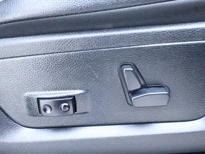 2017 RAM 1500 Night Crew Cab 4x4 5'7" Box