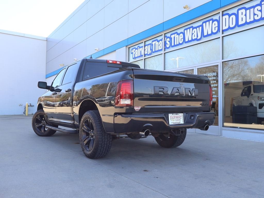 2017 RAM 1500 Night Crew Cab 4x4 5'7" Box