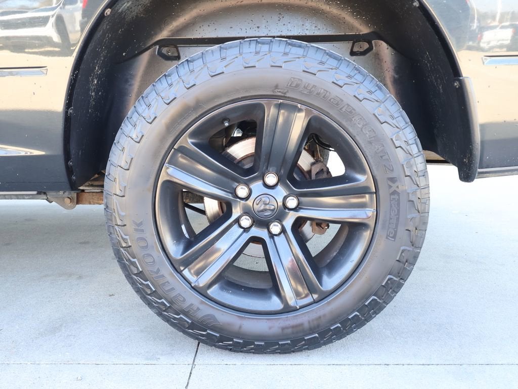 2017 RAM 1500 Night Crew Cab 4x4 5'7" Box