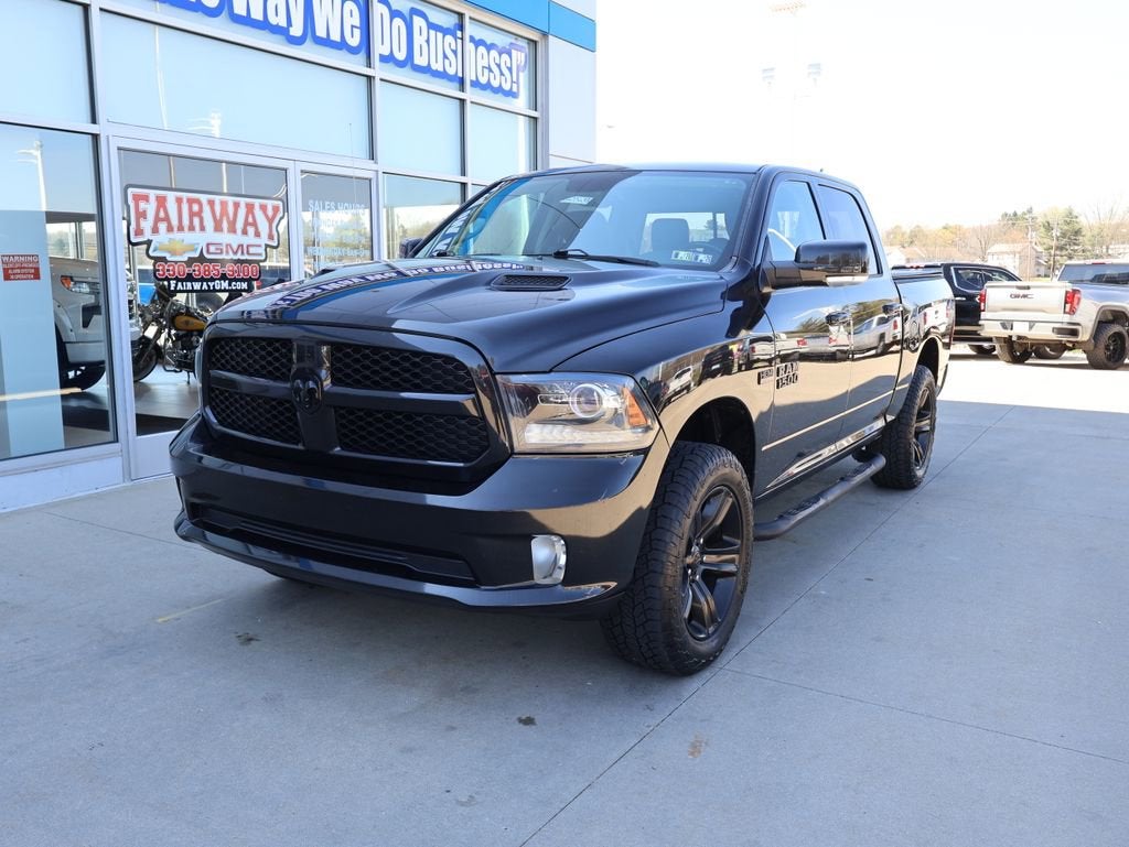2017 RAM 1500 Night Crew Cab 4x4 5'7" Box