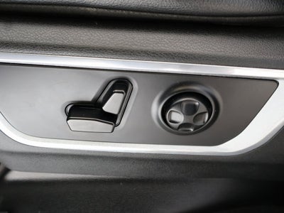 2020 RAM 1500 Laramie Crew Cab 4x4 5'7" Box