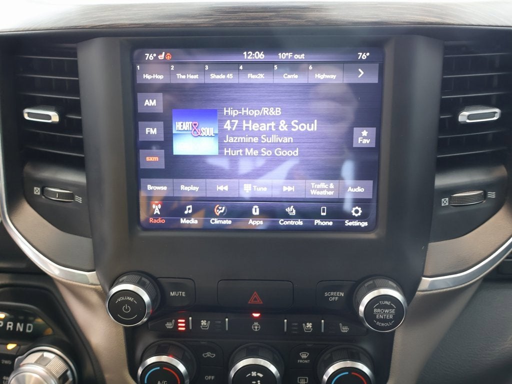 2020 RAM 1500 Laramie Crew Cab 4x4 5'7" Box