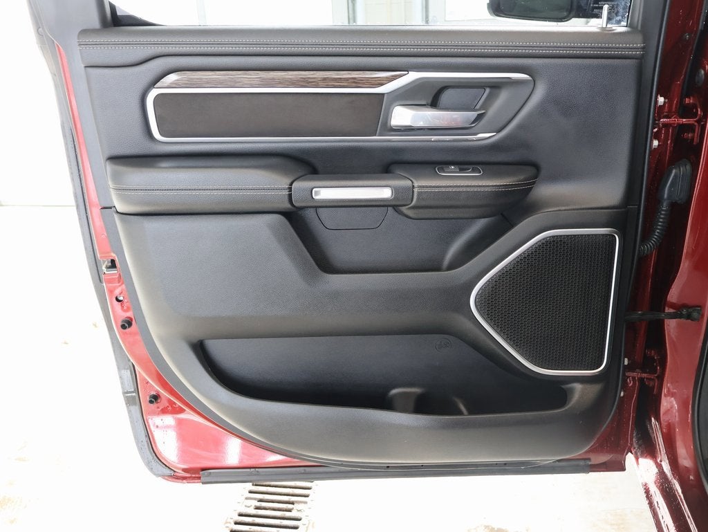 2020 RAM 1500 Laramie Crew Cab 4x4 5'7" Box