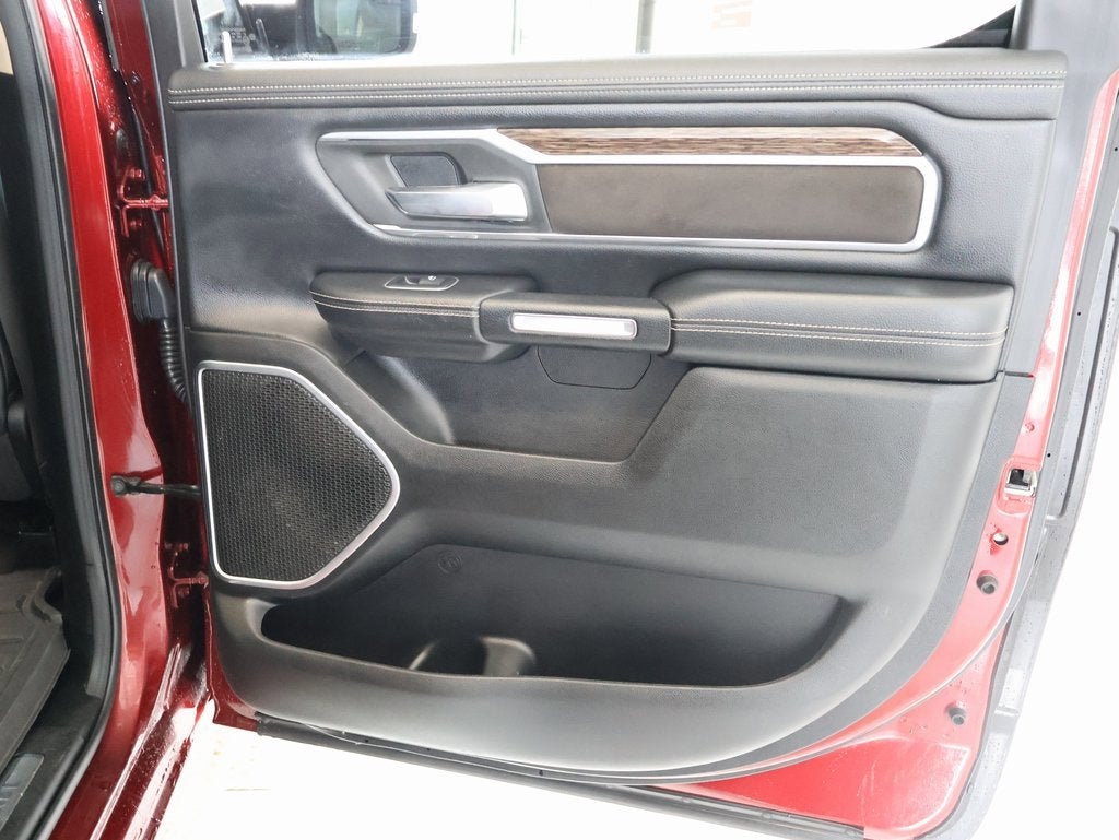 2020 RAM 1500 Laramie Crew Cab 4x4 5'7" Box