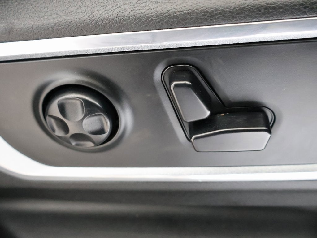 2020 RAM 1500 Laramie Crew Cab 4x4 5'7" Box