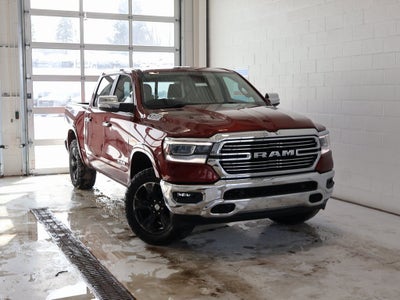 2020 RAM 1500 Laramie Crew Cab 4x4 5'7" Box