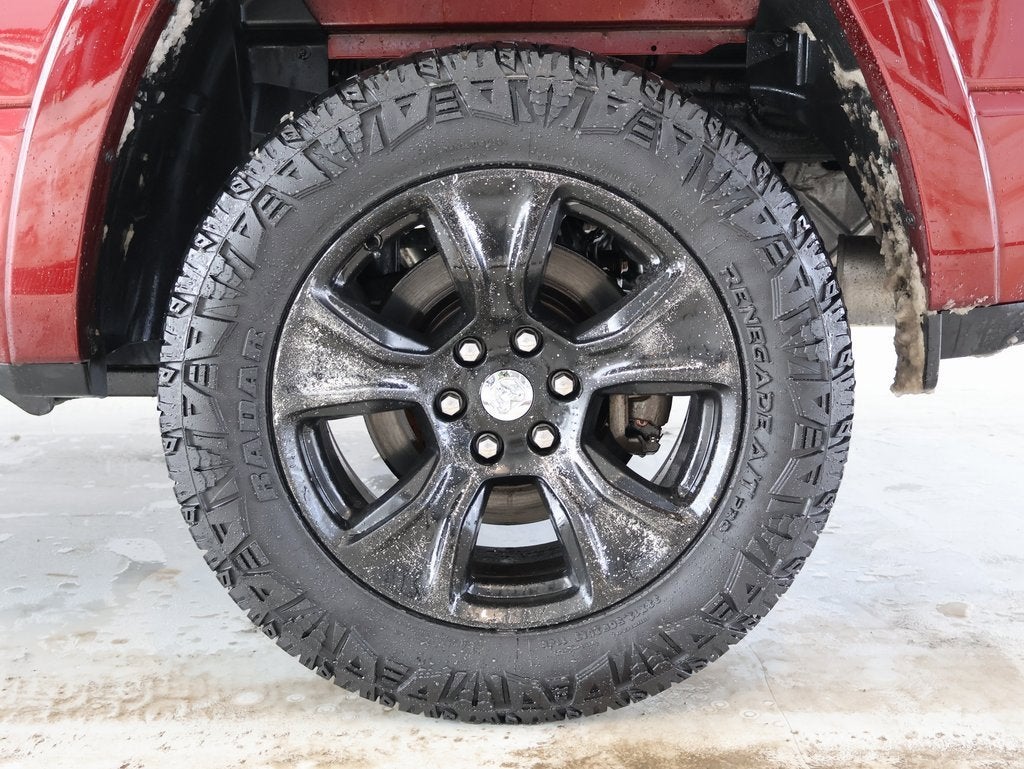 2020 RAM 1500 Laramie Crew Cab 4x4 5'7" Box