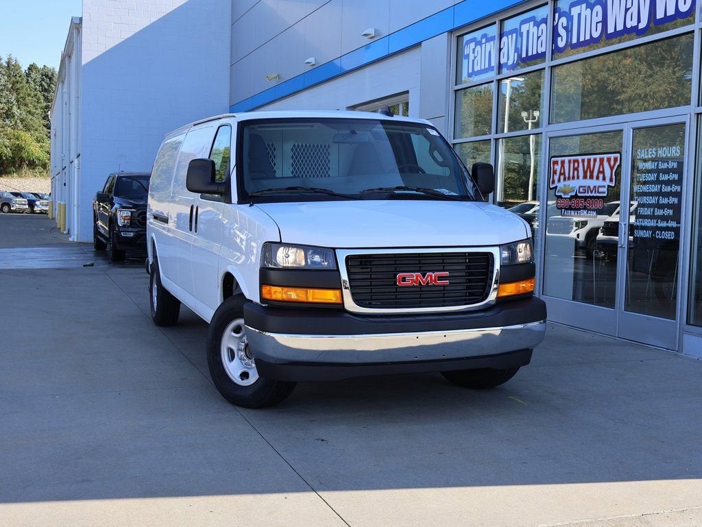 2025 Chevrolet Express Cargo WT