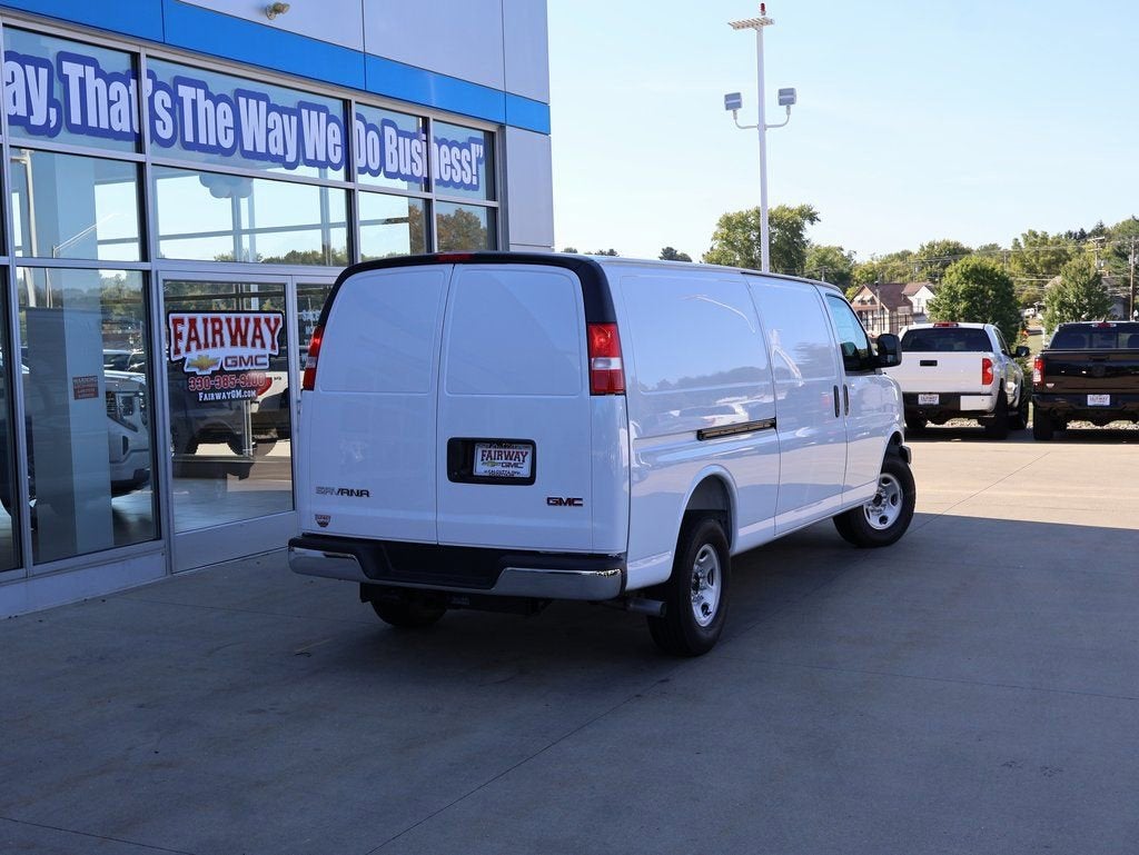 2025 Chevrolet Express Cargo WT