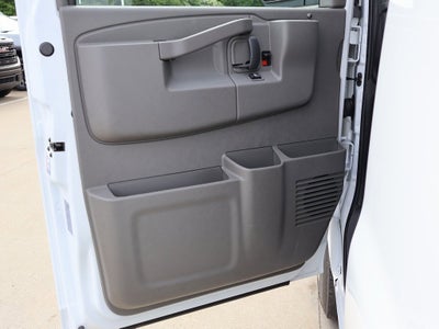 2025 Chevrolet Express Cargo 3500 WT