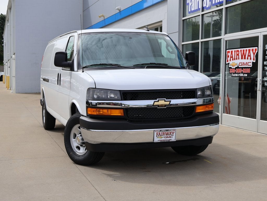 2025 Chevrolet Express Cargo 3500 WT