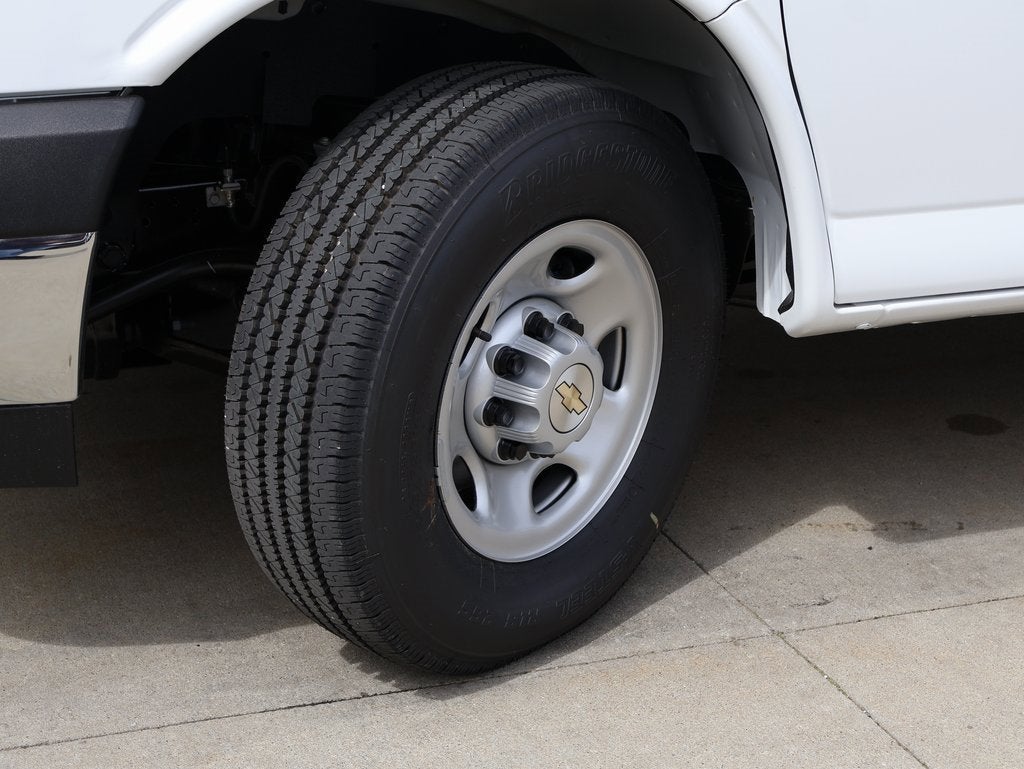 2025 Chevrolet Express Cargo 3500 WT