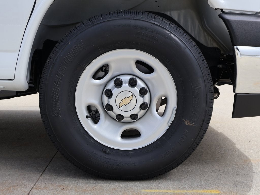 2025 Chevrolet Express Cargo 3500 WT