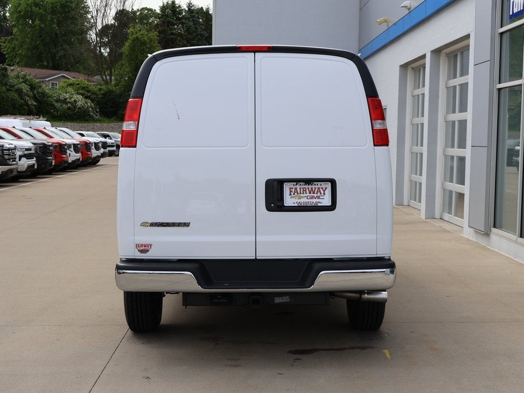 2025 Chevrolet Express Cargo 3500 WT