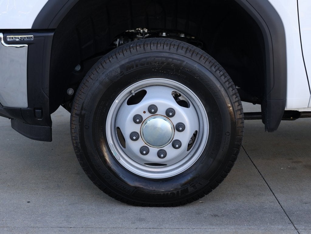 2025 GMC Sierra 3500 HD Chassis Cab Pro