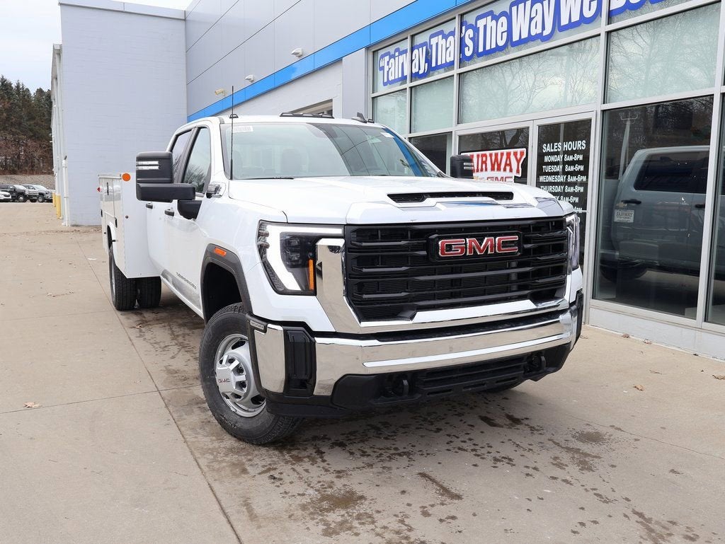 2026 GMC Sierra 3500 HD Chassis Cab Pro