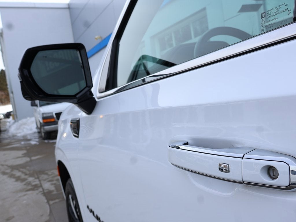 2023 GMC Yukon XL SLT