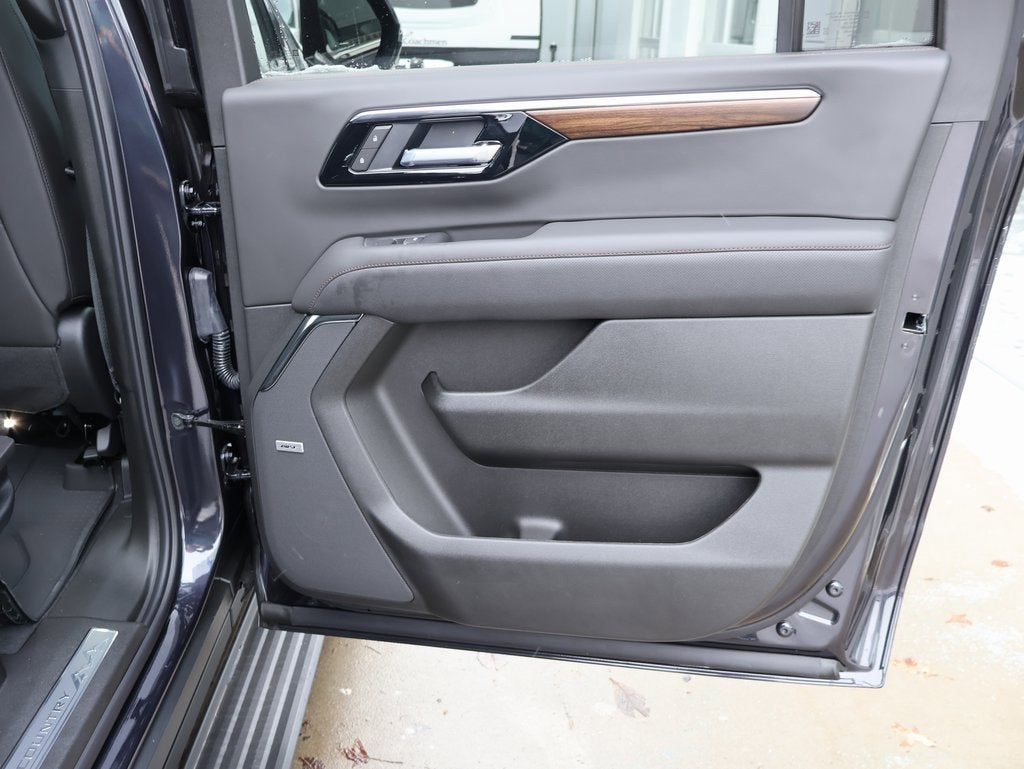 2025 Chevrolet Suburban High Country