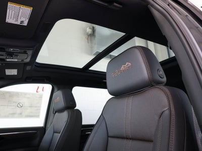 2025 Chevrolet Suburban High Country