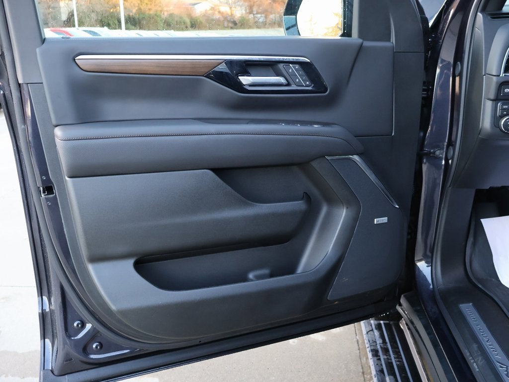 2025 Chevrolet Suburban High Country