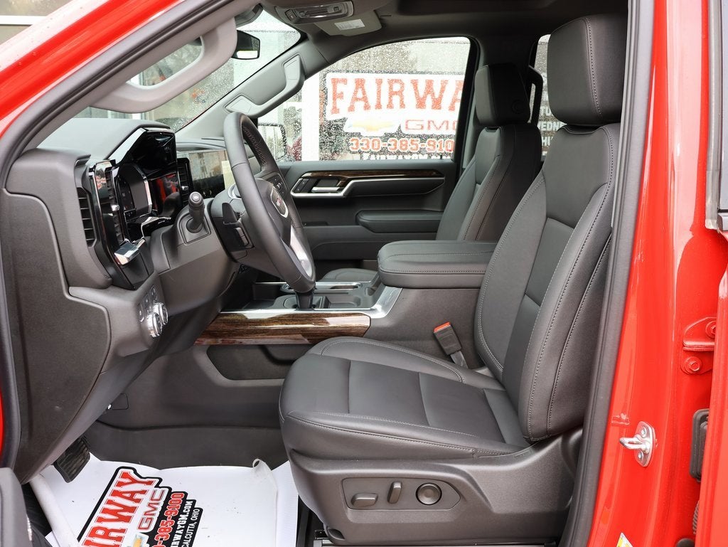 2025 GMC Sierra 1500 Elevation