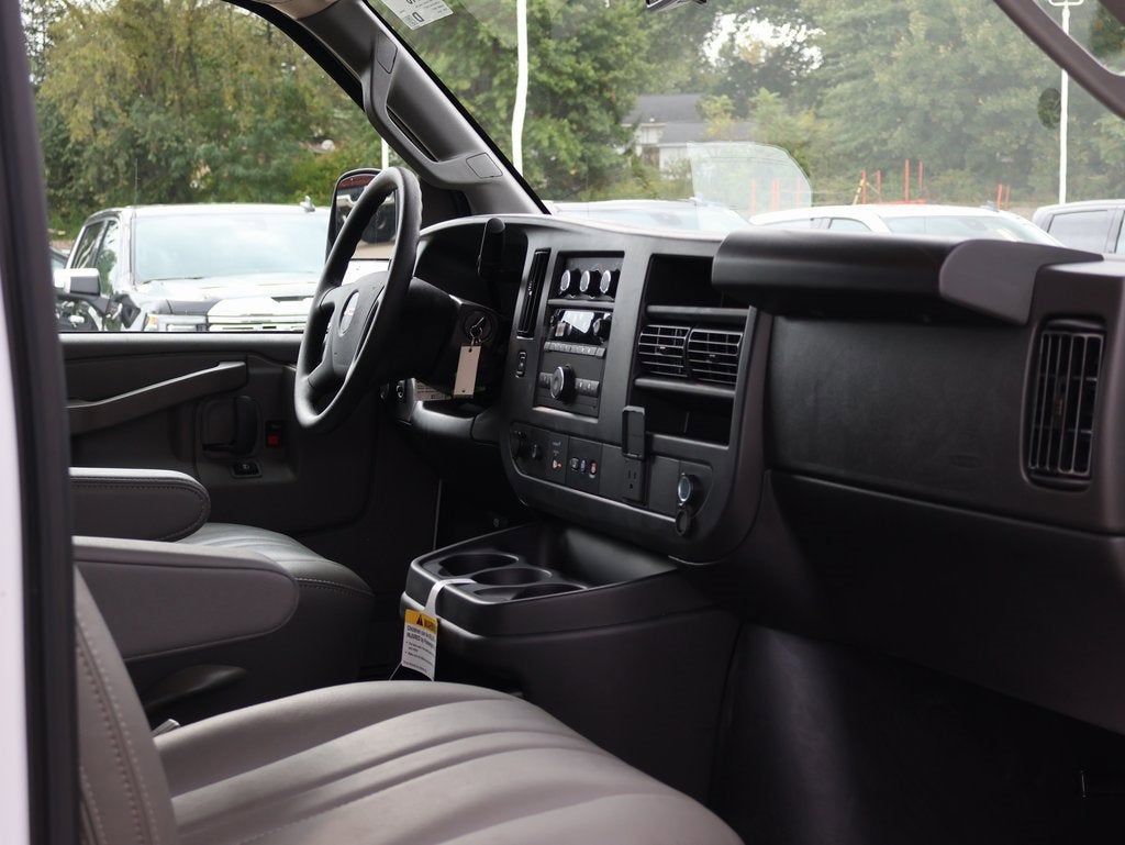 2025 GMC Savana Cargo 2500 Work Van