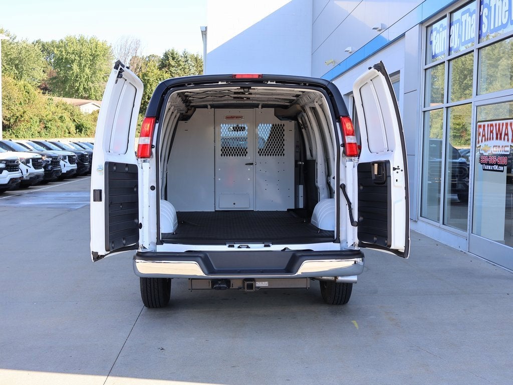 2025 GMC Savana Cargo 3500 Work Van