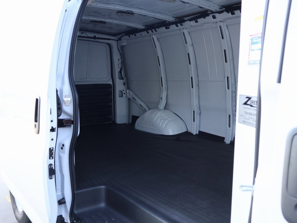 2025 GMC Savana Cargo 3500 Work Van