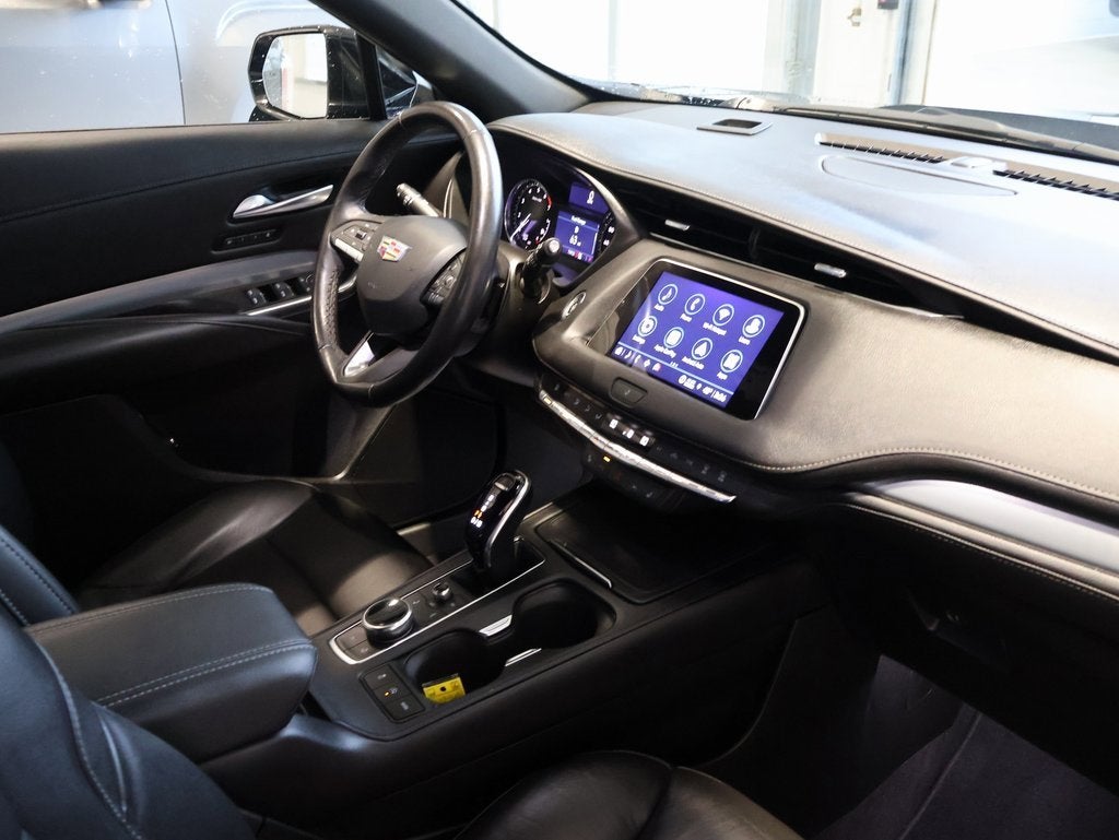 2023 Cadillac XT4 Premium Luxury