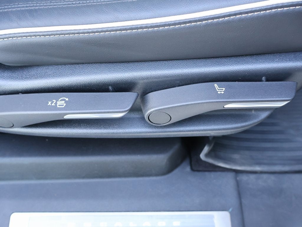 2023 Cadillac Escalade ESV Premium Luxury