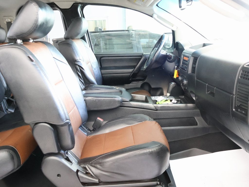 2010 Nissan Titan SE