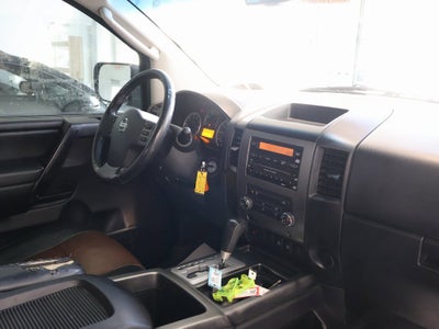 2010 Nissan Titan SE