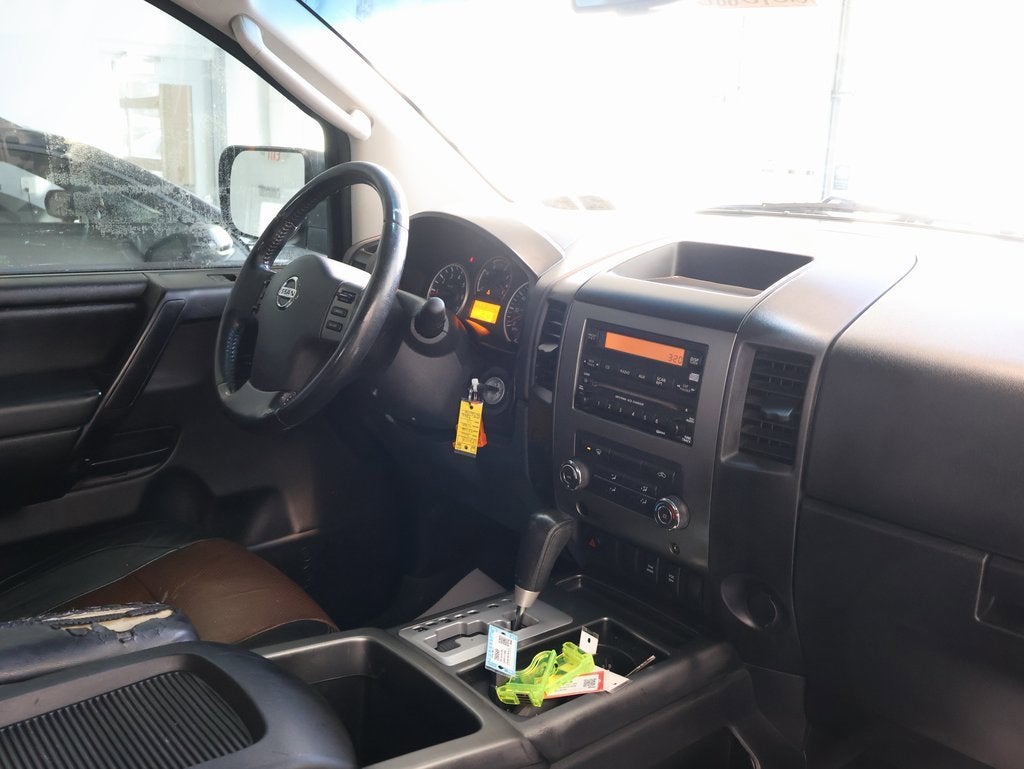 2010 Nissan Titan SE