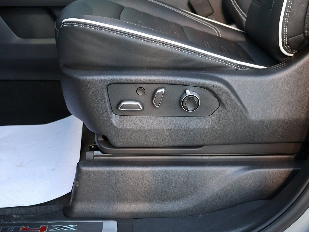 2025 GMC Sierra 1500 AT4X