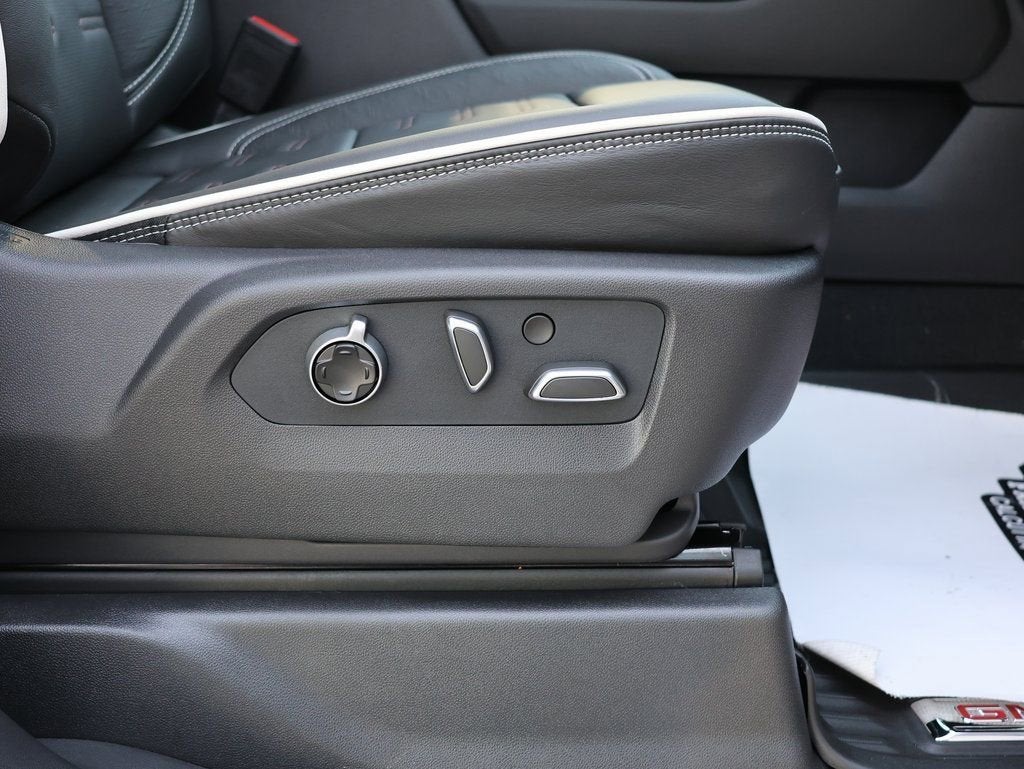 2025 GMC Sierra 1500 AT4X