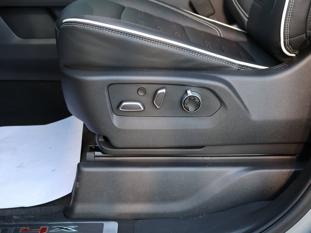 2025 GMC Sierra 1500 AT4X