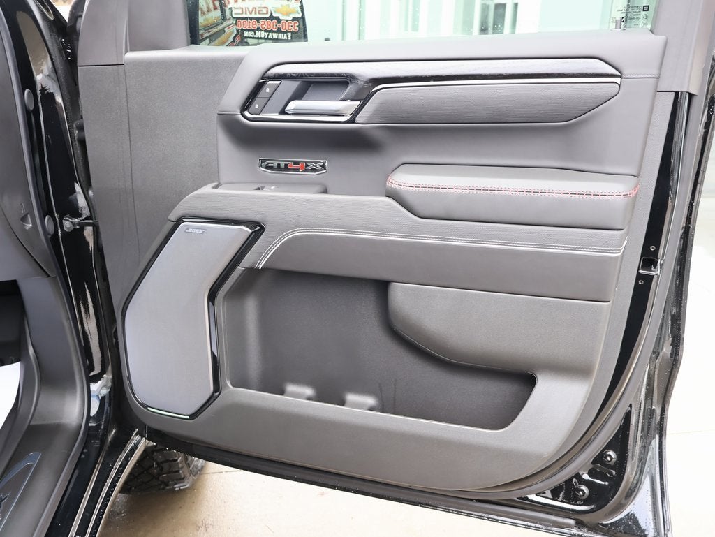 2025 GMC Sierra 1500 AT4X