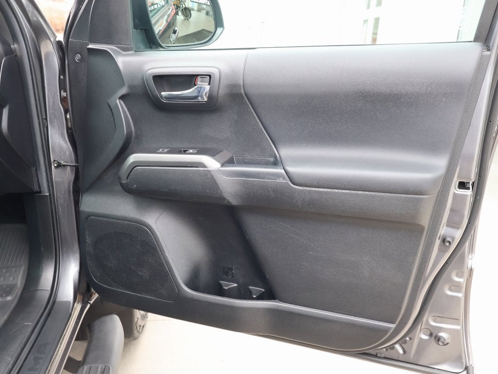 2022 Toyota Tacoma 4WD SR