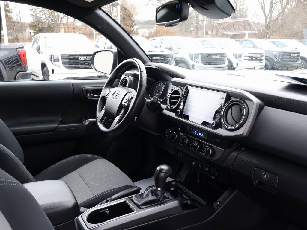 2022 Toyota Tacoma 4WD SR