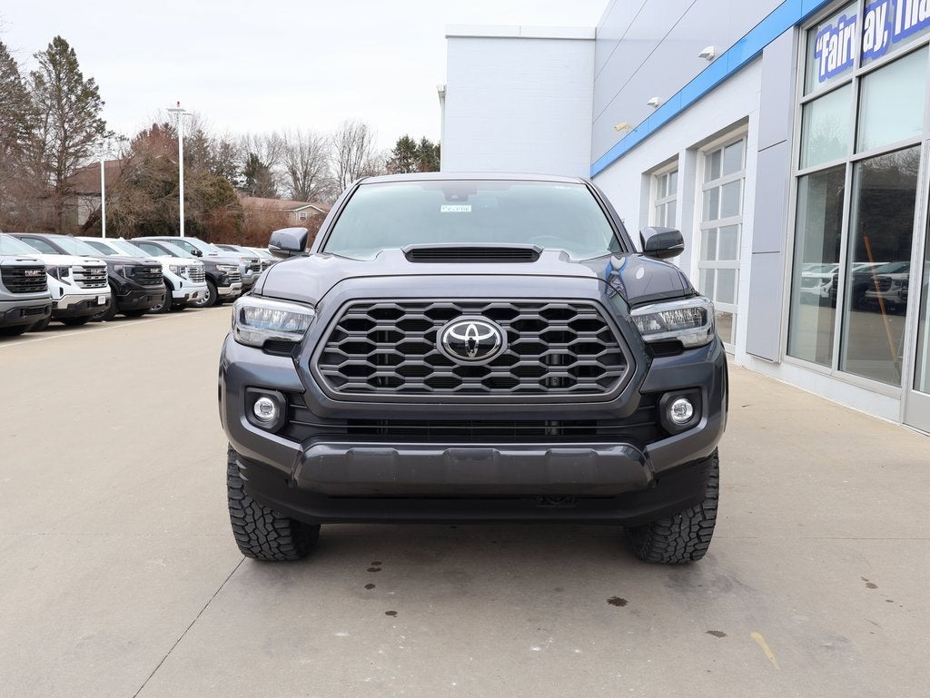 2022 Toyota Tacoma 4WD SR