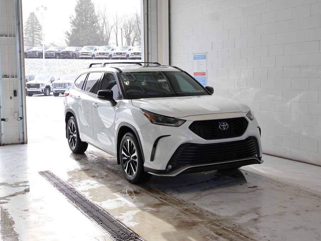 2022 Toyota Highlander XSE