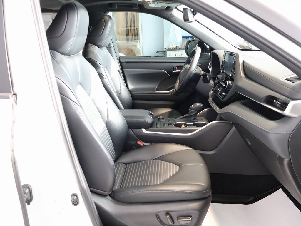 2022 Toyota Highlander XSE