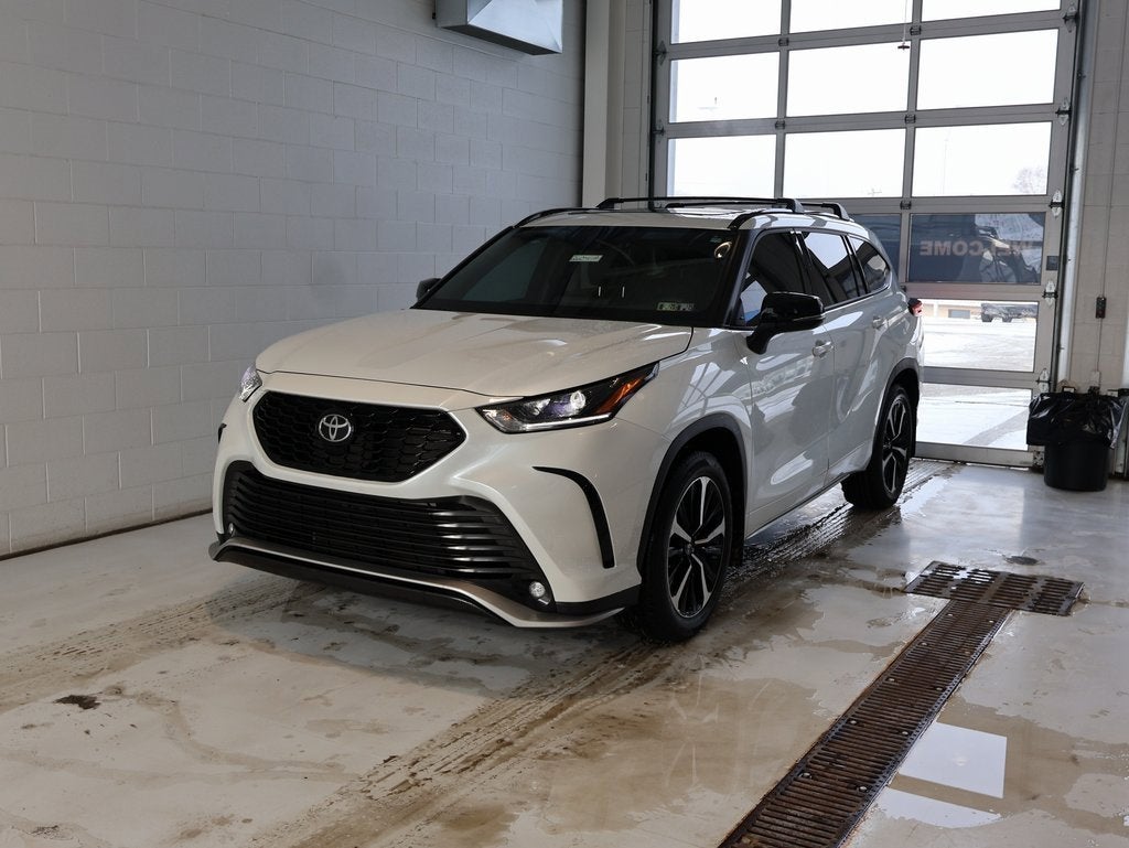 2022 Toyota Highlander XSE