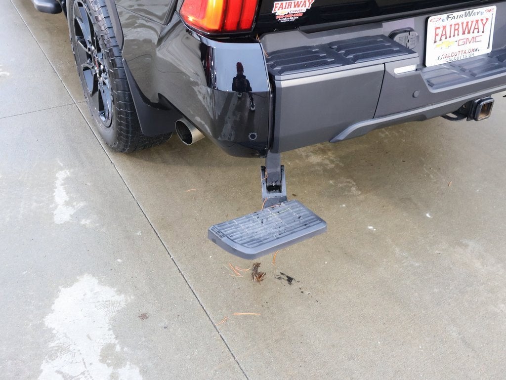 2024 Toyota Tundra 4WD SR5