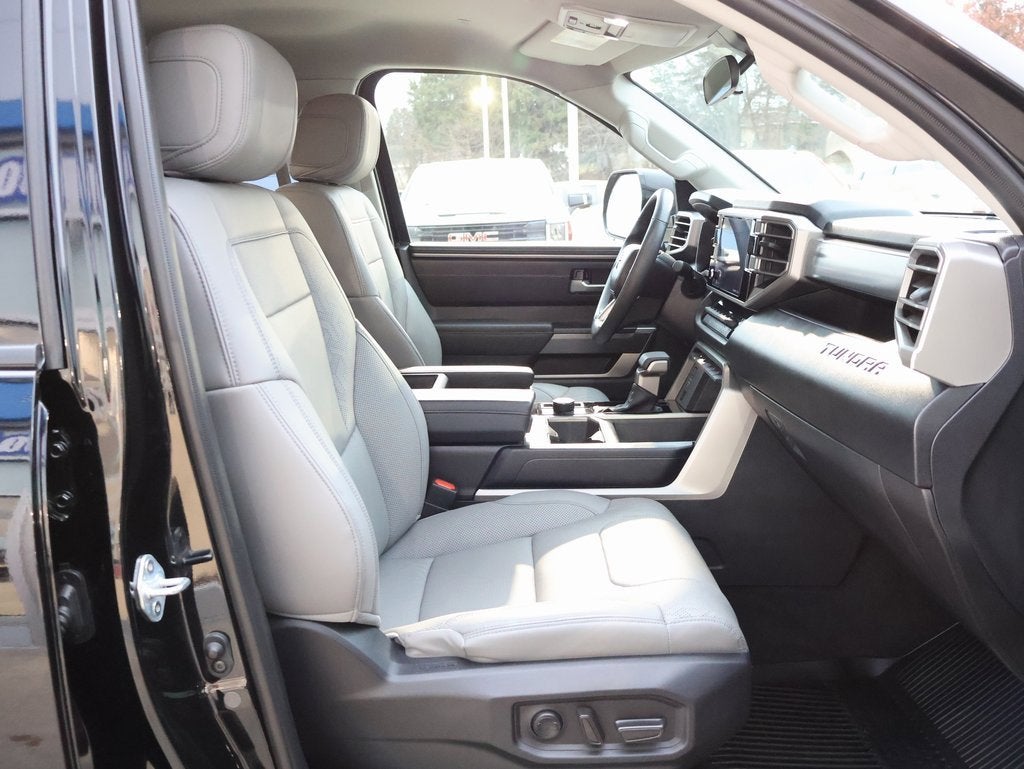 2024 Toyota Tundra 4WD SR5