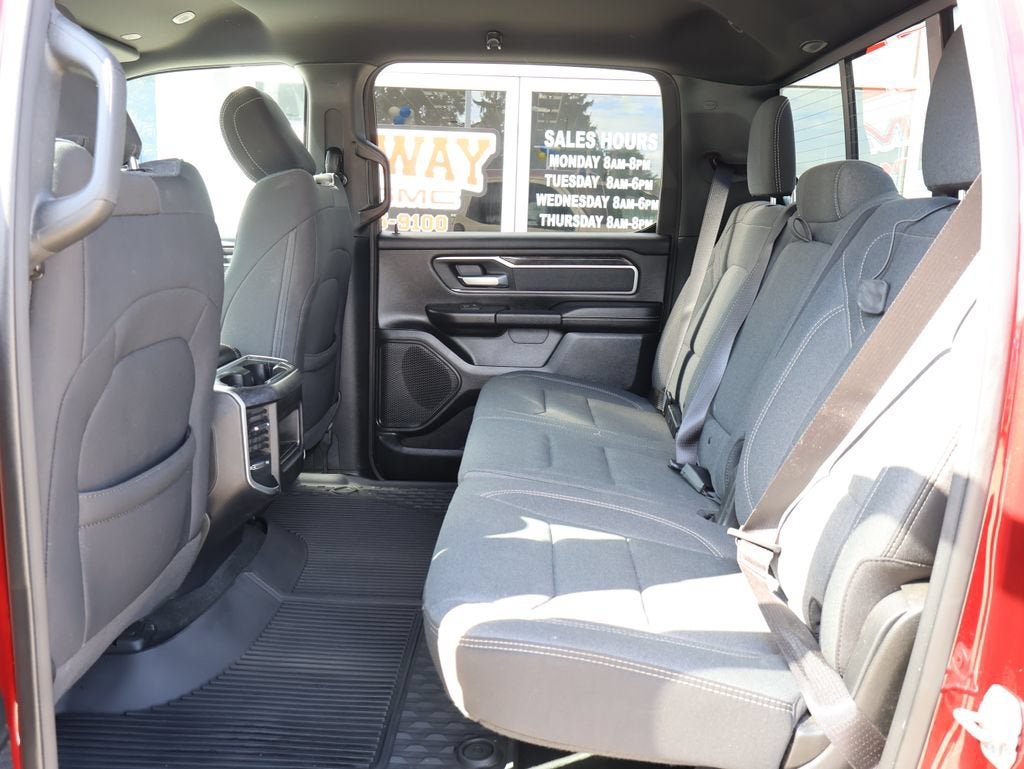 2021 RAM 1500 Big Horn Crew Cab 4x4 5'7" Box